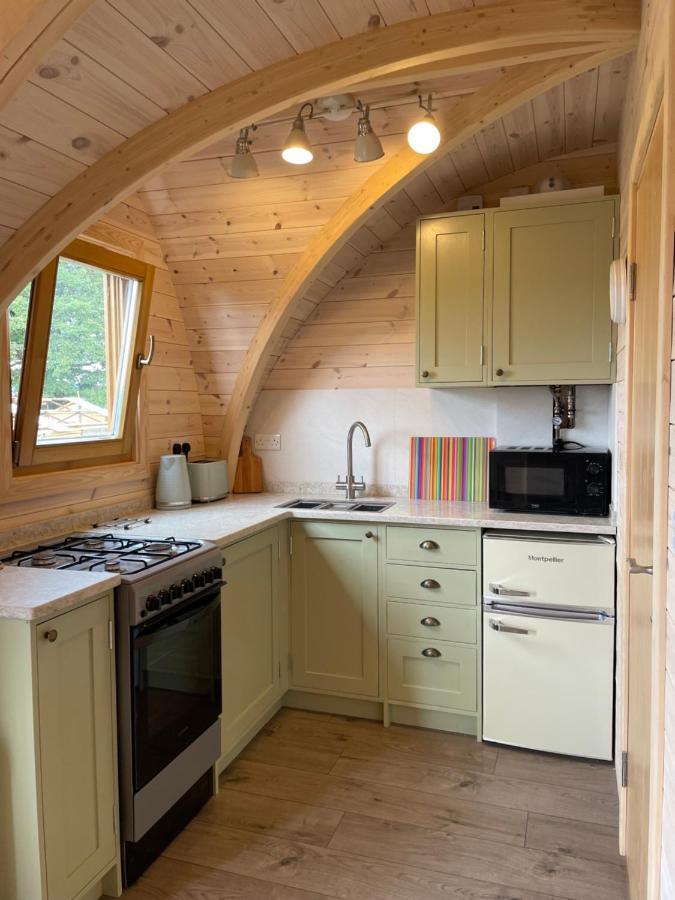 فندق Hedgehog Glamping Pod School House Farm Leighton  المظهر الخارجي الصورة