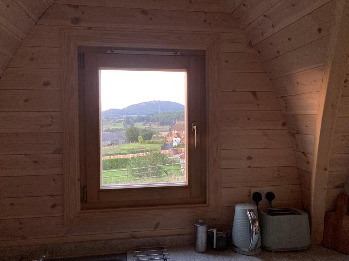 فندق Hedgehog Glamping Pod School House Farm Leighton  المظهر الخارجي الصورة