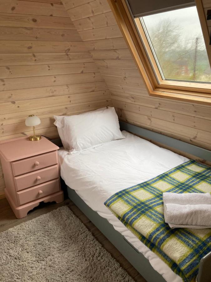 فندق Hedgehog Glamping Pod School House Farm Leighton  المظهر الخارجي الصورة